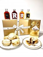 Mince Pie Hamper with 5cl Raspberry Gin, 5cl Sloe Gin, 5cl Rhubarb Gin and 5cl Sloe Port and Belgian Chocolates