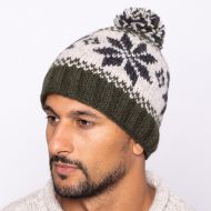 Snowflake bobble hat - pure wool - fleece lining - green / natural