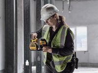 DeWalt DCE088D1G18 Self-Levelling Cross Line Green Beam Laser 12/18V 1 x 2.0Ah Li-ion