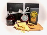 **New** Sloe Gold Whisky, Cheddar Cheese and Cracker Hamper