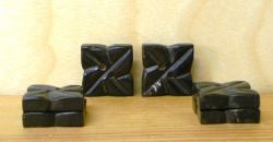 Hand carved - Criss cross - button