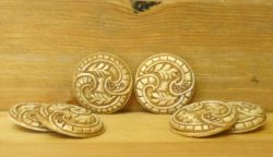 Hand worked - Leaf with Border - Round Button
