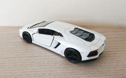 Lamborghini Aventador LP700-4 Diecast Scale Model Car Scale 1:38 White