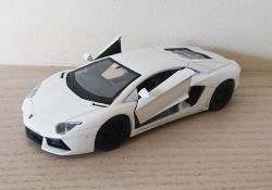 Lamborghini Aventador LP700-4 Diecast Scale Model Car Scale 1:38 White
