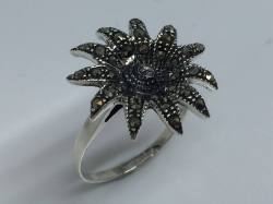 925 Marcasite Flower Ring