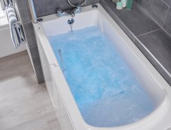 Access Georgia Vision Walk-in Bath with Glass Door