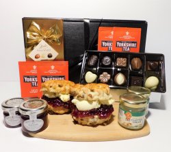 **New**Raisthorpe Cream tea for two - non alcoholic - Boxed