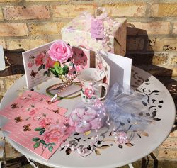 Mum Rose Gift Set - Mug Flower Notelets Marshmallows Pen
