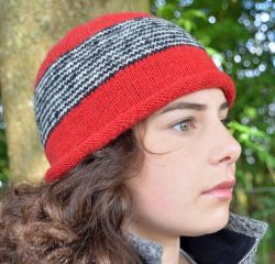 Thin stripes beanie - pure wool - fleece lined - red