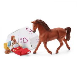 Horse Adventure Car & Trailer Plus Accessories Play Set - Schleich - 42535