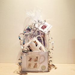 Cadbury's Hot Chocolate & Dog Mixed Mug Gift Set