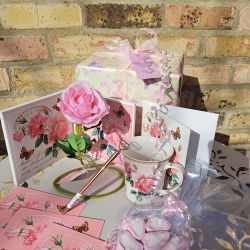 Mum Rose Gift Set - Mug Flower Notelets Marshmallows Pen