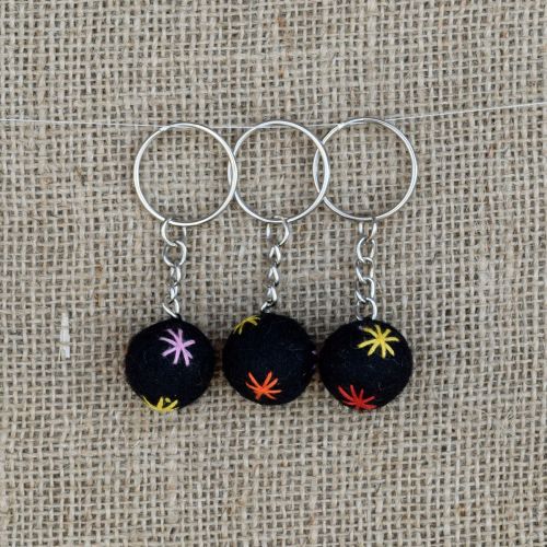 Star Keyring - Black/Rainbow